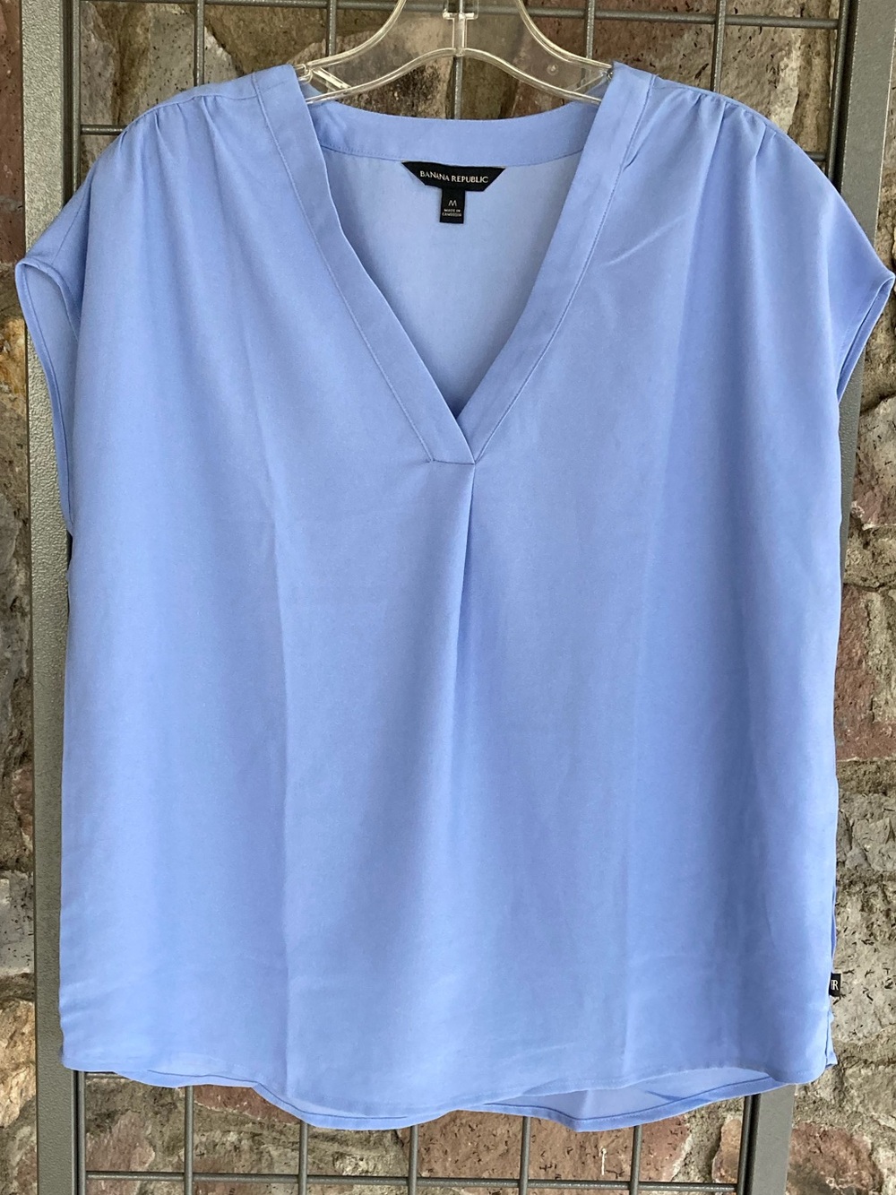 Banana Republic Sky Blue V-Neck Cap Sleeve Blouse Size Medium
